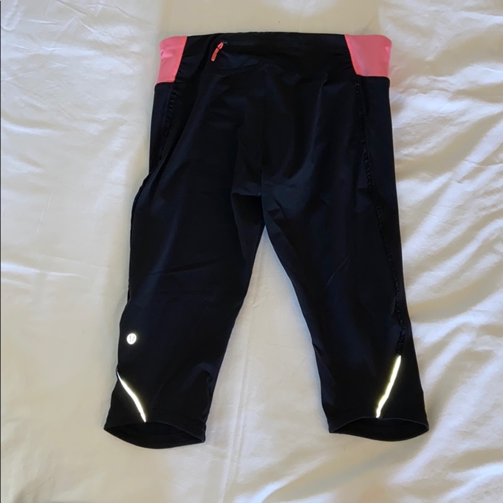 LULULEMON-  ruffle detail running crop